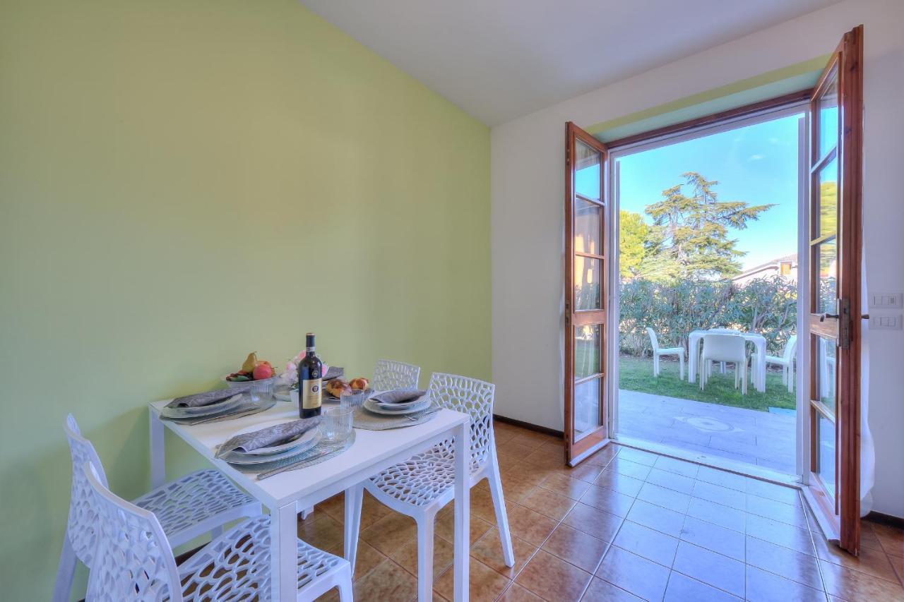 Villa Fiorita Apartments - Happy Rentals ซีร์มิโอเน ภายนอก รูปภาพ